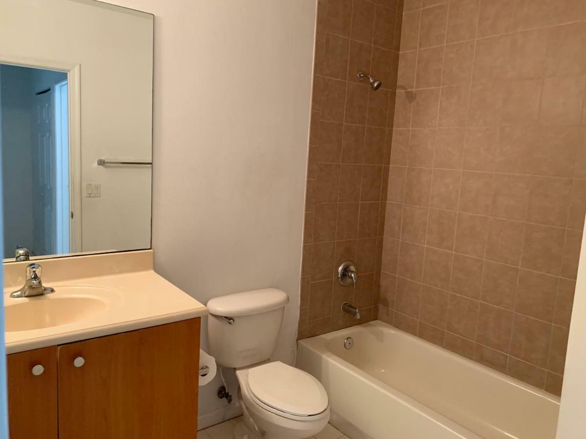 Bedroom Suite In Lauderdale Lakes Townhome Fort Lauderdale Extérieur photo
